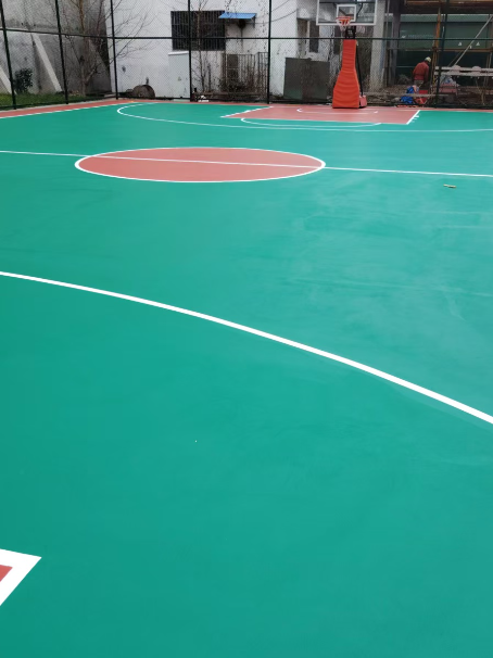 阳曲 球场长期使用易出现地面开裂